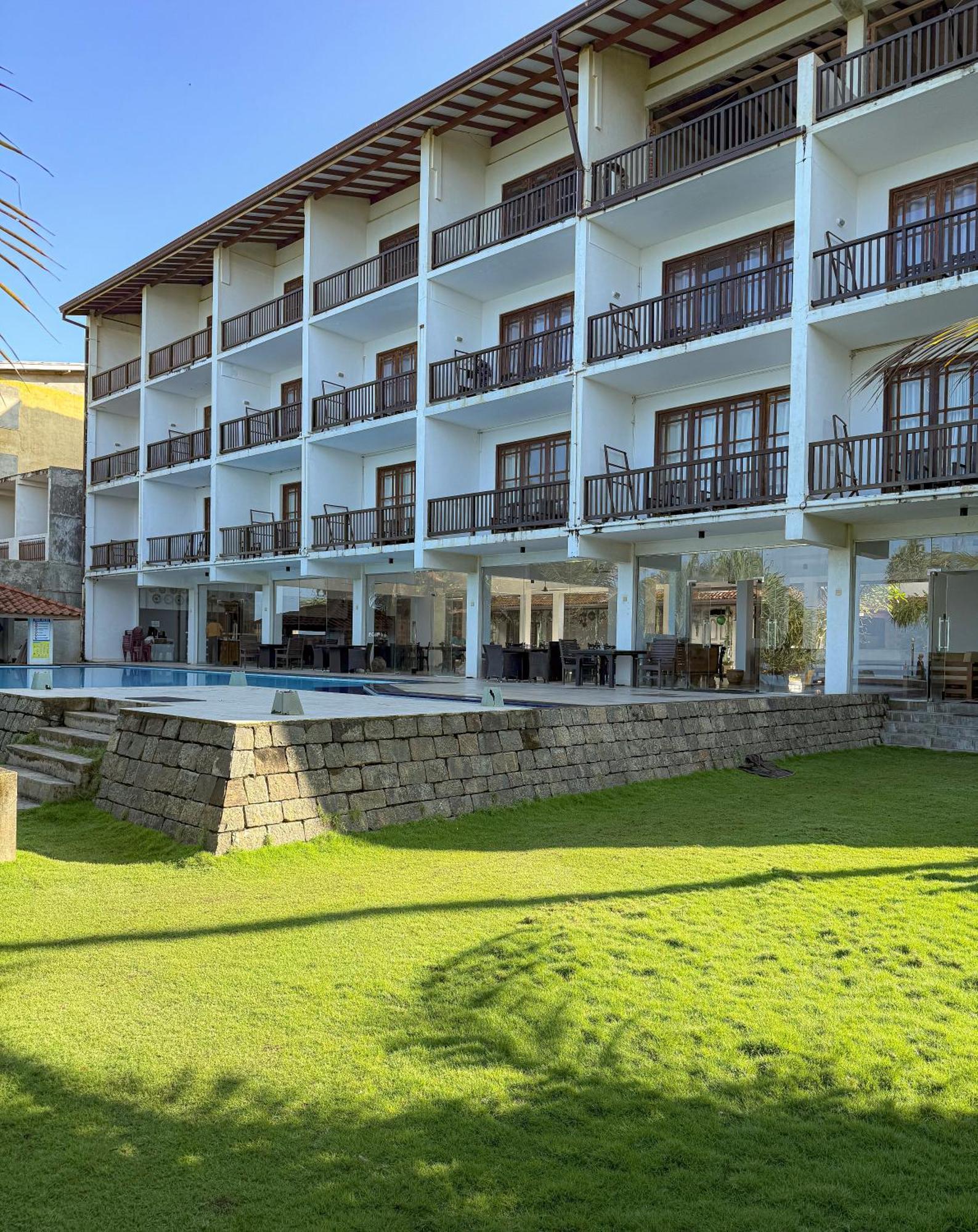 Serendib Beach Hotel Bentota Exterior photo